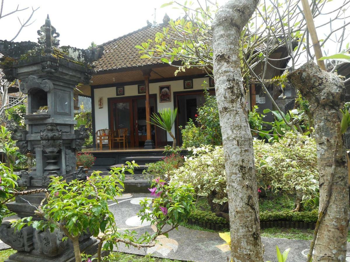 Milla Homestay *
